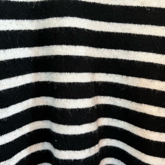 H&M Oversized Black and White Striped V-Neck Sweater XL - Picture 7 of 8